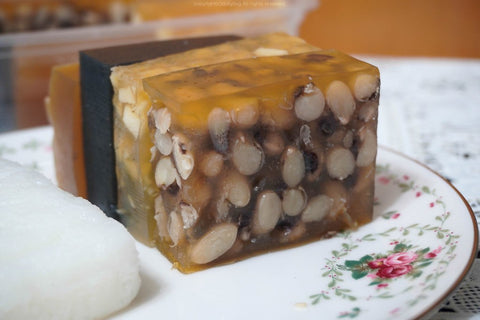 Have You Tried the Rare and Delicious Eyebrow Bean Cake?